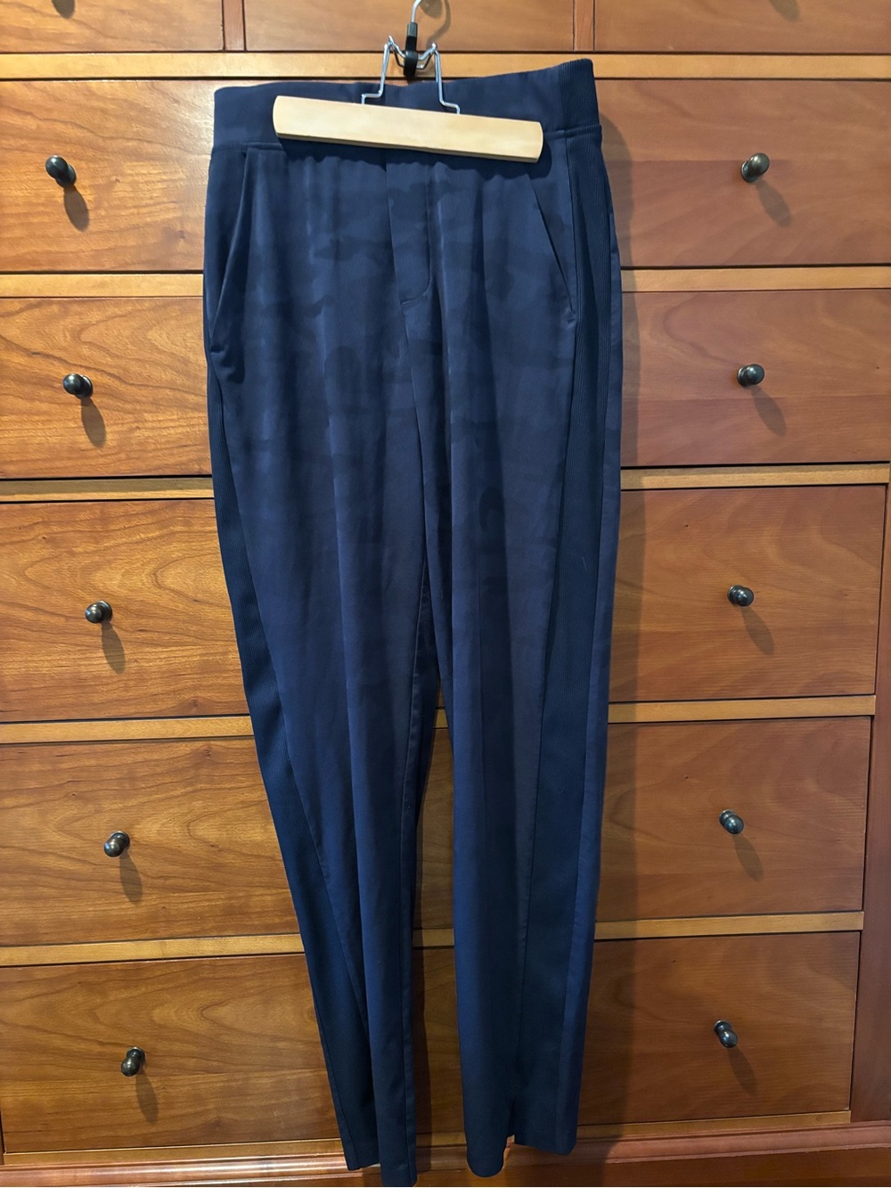 Athleta Women’s Navy Tapered Pleated Track Pants